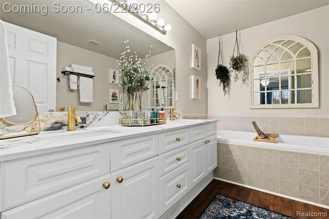 11 N Squirrel Road, Auburn Hills, MI 48326