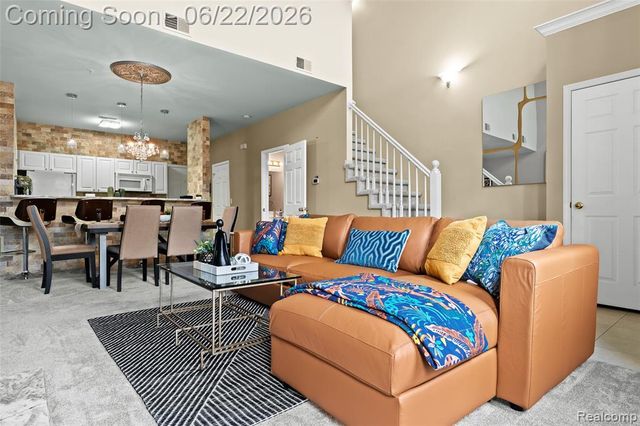 11 N Squirrel Road, Auburn Hills, MI 48326
