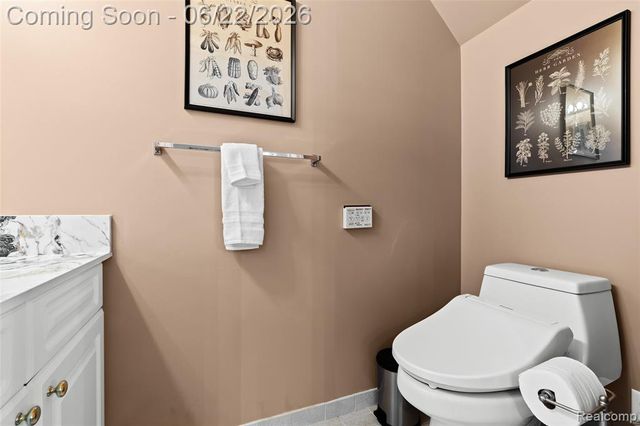 11 N Squirrel Road, Auburn Hills, MI 48326