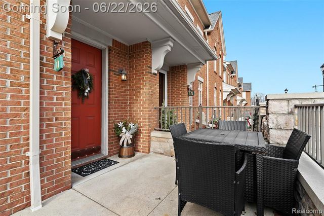11 N Squirrel Road, Auburn Hills, MI 48326