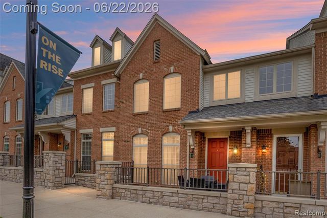 11 N Squirrel Road, Auburn Hills, MI 48326