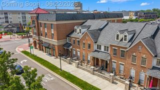 11 N Squirrel Road, Auburn Hills, MI 48326