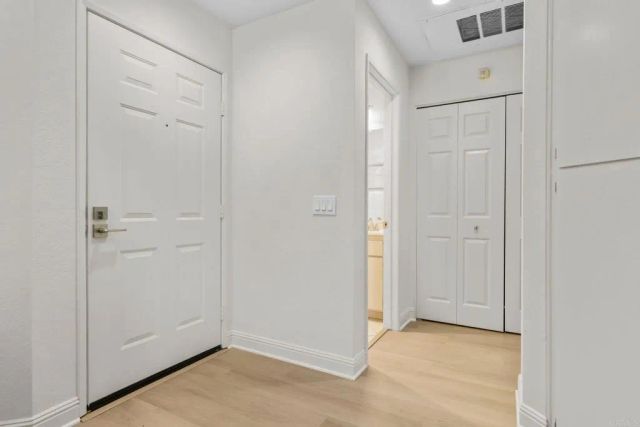 521 Arbor Dr 105, San Diego, CA 92103