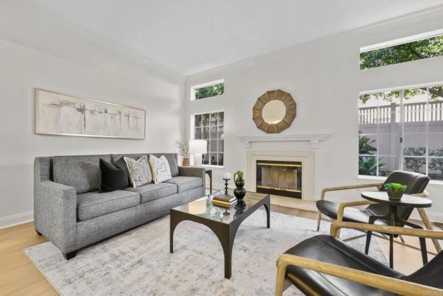 521 Arbor Dr 105, San Diego, CA 92103