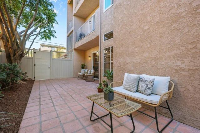 521 Arbor Dr 105, San Diego, CA 92103