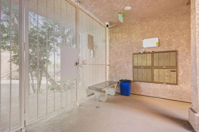 521 Arbor Dr 105, San Diego, CA 92103