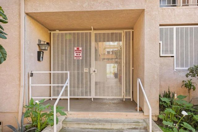 521 Arbor Dr 105, San Diego, CA 92103