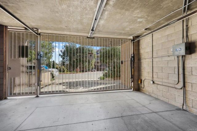 521 Arbor Dr 105, San Diego, CA 92103