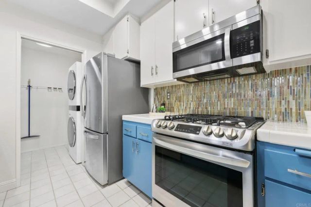 521 Arbor Dr 105, San Diego, CA 92103