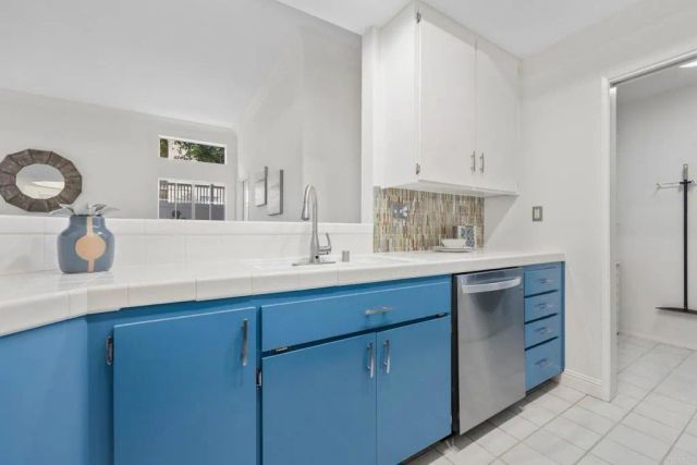 521 Arbor Dr 105, San Diego, CA 92103