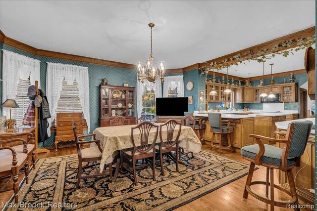 11 Poplar Park Boulevard, Pleasant Ridge, MI 48069