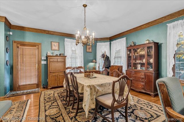 11 Poplar Park Boulevard, Pleasant Ridge, MI 48069