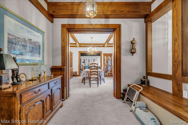 11 Poplar Park Boulevard, Pleasant Ridge, MI 48069