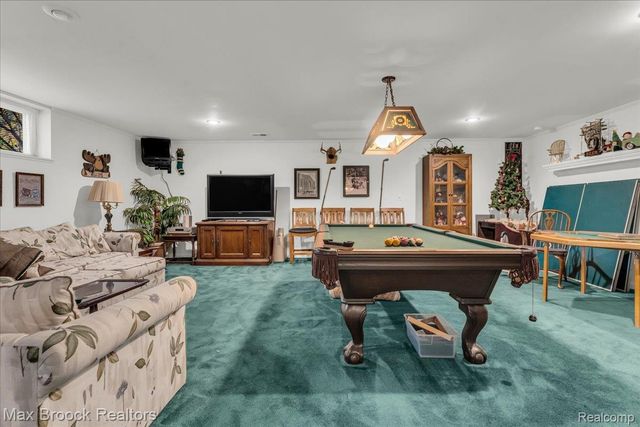 11 Poplar Park Boulevard, Pleasant Ridge, MI 48069