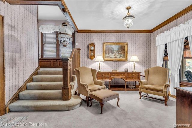 11 Poplar Park Boulevard, Pleasant Ridge, MI 48069