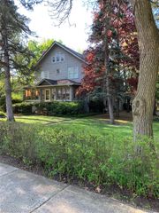 11 Poplar Park Boulevard, Pleasant Ridge, MI 48069