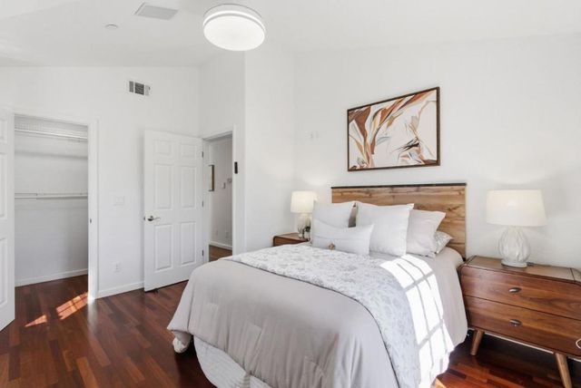 390 E Washington Avenue, Sunnyvale, CA 94086
