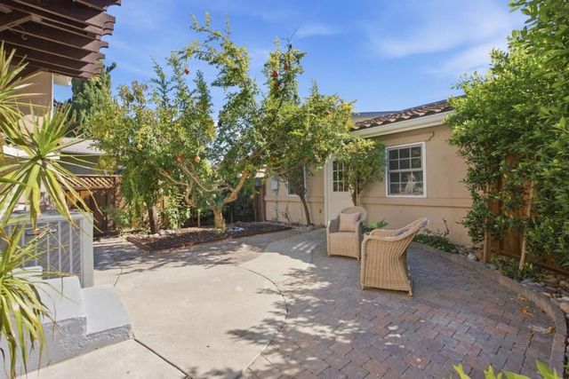 390 E Washington Avenue, Sunnyvale, CA 94086
