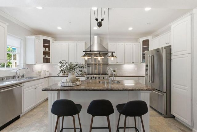 390 E Washington Avenue, Sunnyvale, CA 94086