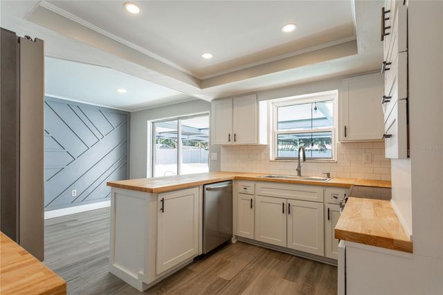 2021 VALLEY DRIVE, Dunedin, FL 34698