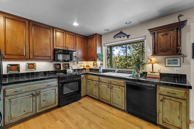 60655 River Bend Drive, Bend, OR 97702