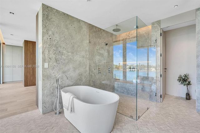 535 N Shore Dr, Miami Beach, FL 33141