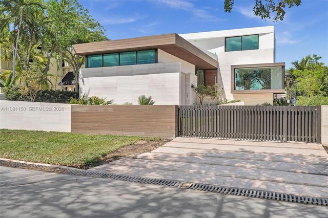 535 N Shore Dr, Miami Beach, FL 33141