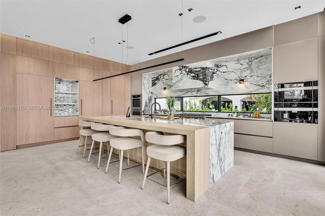535 N Shore Dr, Miami Beach, FL 33141