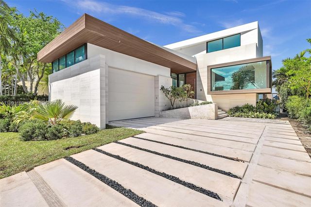 535 N Shore Dr, Miami Beach, FL 33141