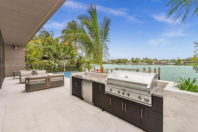 535 N Shore Dr, Miami Beach, FL 33141