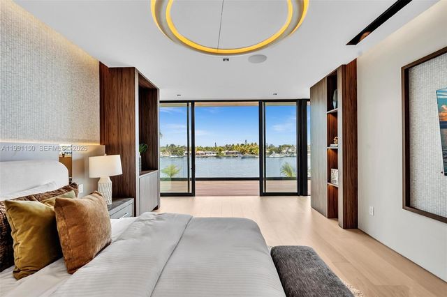535 N Shore Dr, Miami Beach, FL 33141