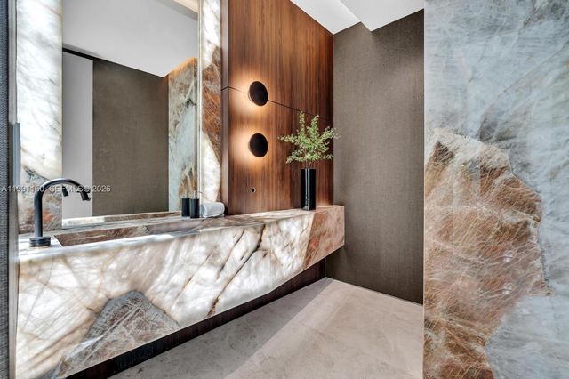 535 N Shore Dr, Miami Beach, FL 33141