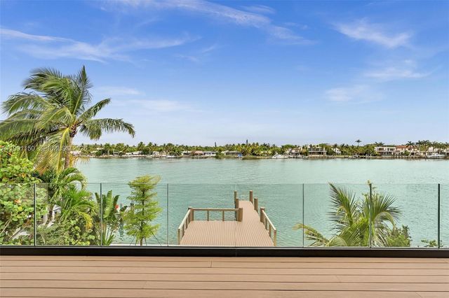 535 N Shore Dr, Miami Beach, FL 33141