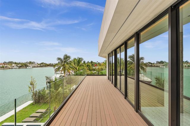 535 N Shore Dr, Miami Beach, FL 33141