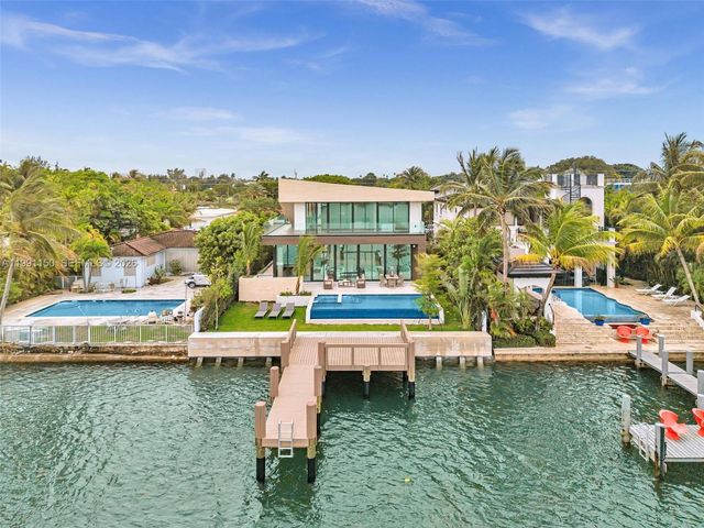 535 N Shore Dr, Miami Beach, FL 33141
