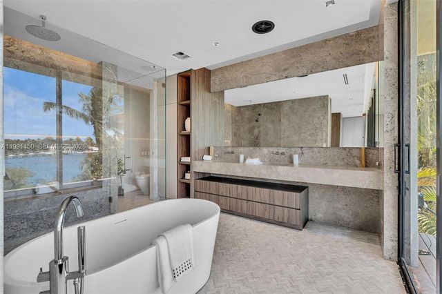 535 N Shore Dr, Miami Beach, FL 33141