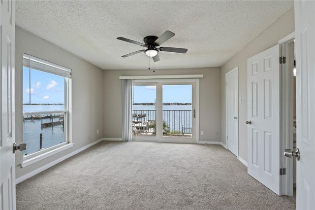 200 Yacht Club Lane 200, El Lago, TX 77586