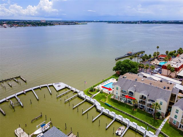 200 Yacht Club Lane 200, El Lago, TX 77586