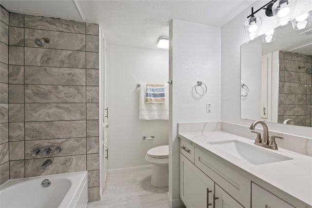 200 Yacht Club Lane 200, El Lago, TX 77586