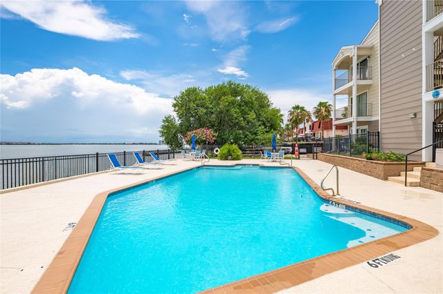 200 Yacht Club Lane 200, El Lago, TX 77586