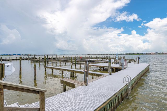 200 Yacht Club Lane 200, El Lago, TX 77586