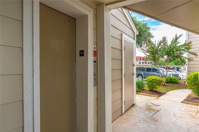 200 Yacht Club Lane 200, El Lago, TX 77586