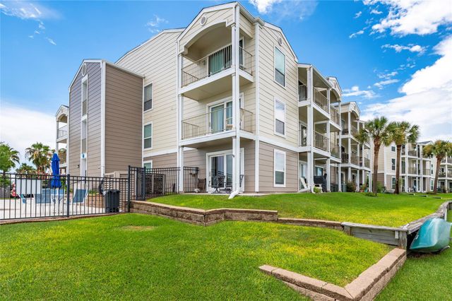 200 Yacht Club Lane 200, El Lago, TX 77586