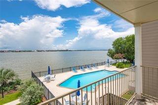 200 Yacht Club Lane 200, El Lago, TX 77586