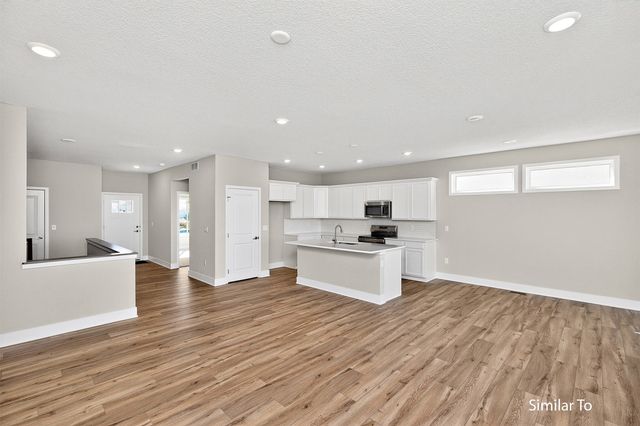 16700 Walnut Meadows Circle, Urbandale, IA 50323
