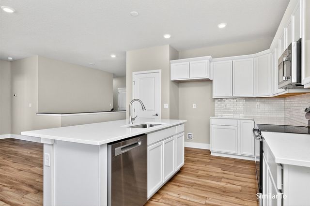 16700 Walnut Meadows Circle, Urbandale, IA 50323