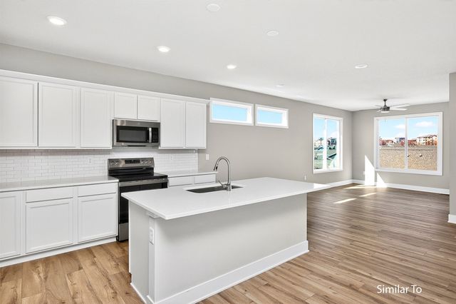 16700 Walnut Meadows Circle, Urbandale, IA 50323