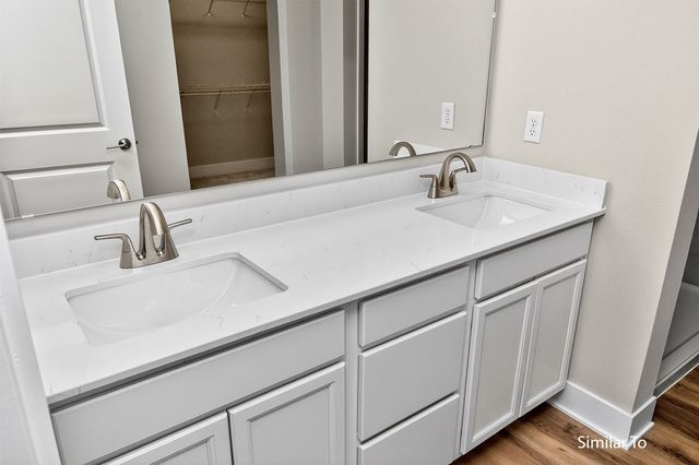 16700 Walnut Meadows Circle, Urbandale, IA 50323