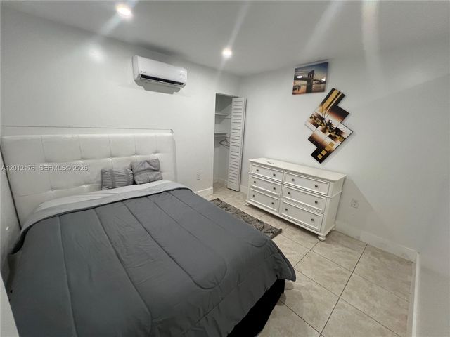 382 NE 113th St 0, Miami, FL 33161
