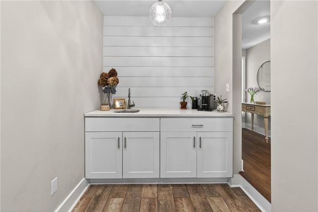 825 Lake Forest Circle, Roswell, GA 30076